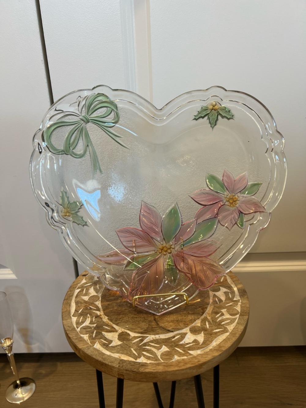 Savior Vivre Heart-Shaped Decorative Glass Platter with Pink Floral Design